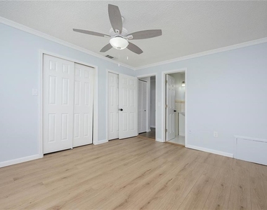 2608 Hidden Lake Drive N - Photo Thumbnail 11