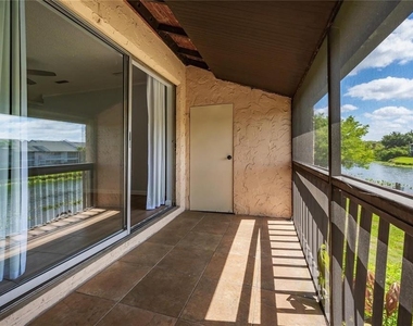 2608 Hidden Lake Drive N - Photo Thumbnail 18