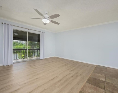 2608 Hidden Lake Drive N - Photo Thumbnail 3