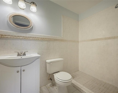 2608 Hidden Lake Drive N - Photo Thumbnail 13