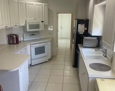 5506 Modena Place - Photo Thumbnail 12