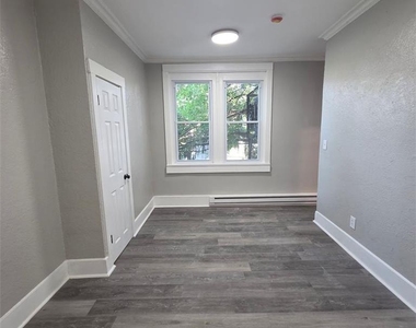 104 N 8th - Photo Thumbnail 3