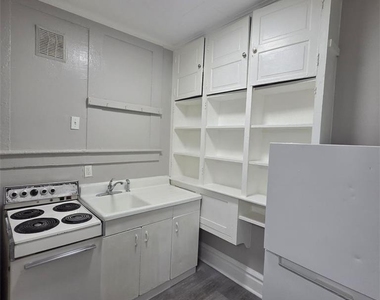 104 N 8th - Photo Thumbnail 4