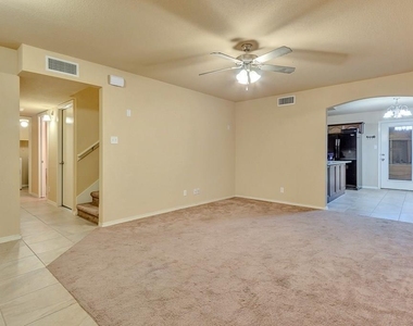 3925 Hueco Valley Drive - Photo Thumbnail 16