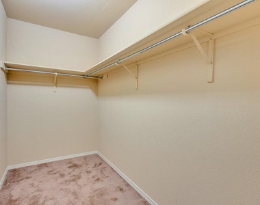 3925 Hueco Valley Drive - Photo Thumbnail 13