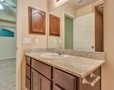 3925 Hueco Valley Drive - Photo Thumbnail 15