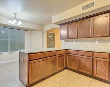 3925 Hueco Valley Drive - Photo Thumbnail 21