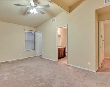 3925 Hueco Valley Drive - Photo Thumbnail 12