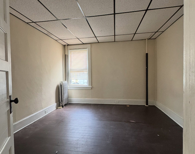144-146 Montauk Avenue - Photo Thumbnail 4