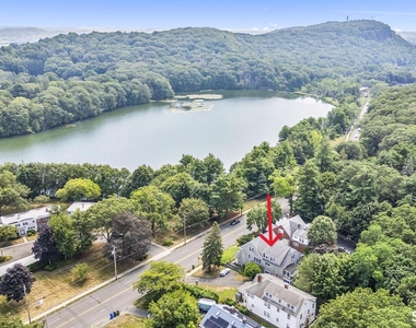 1070 Whitney Avenue - Photo Thumbnail 16
