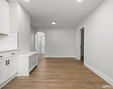 1070 Whitney Avenue - Photo Thumbnail 8