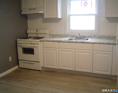 380 Blatchley Avenue - Photo Thumbnail 2