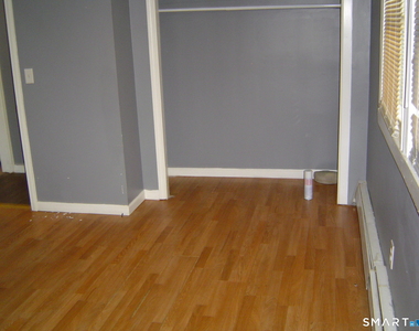 380 Blatchley Avenue - Photo Thumbnail 12