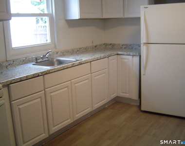 380 Blatchley Avenue - Photo Thumbnail 3