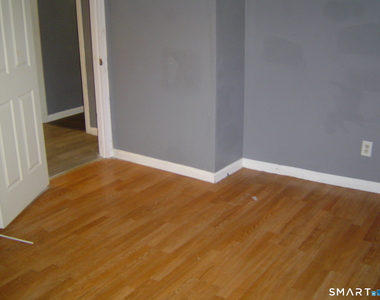380 Blatchley Avenue - Photo Thumbnail 9