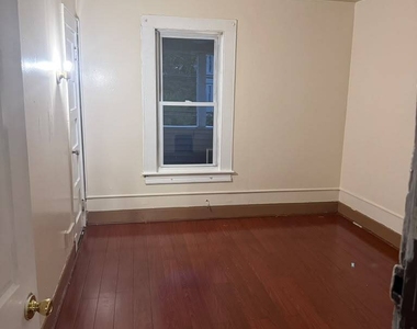 727 East Street - Photo Thumbnail 6