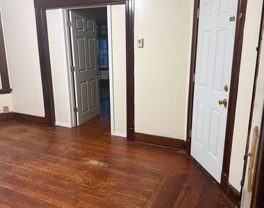 727 East Street - Photo Thumbnail 8