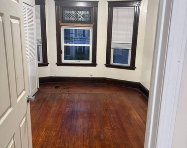 727 East Street - Photo Thumbnail 9