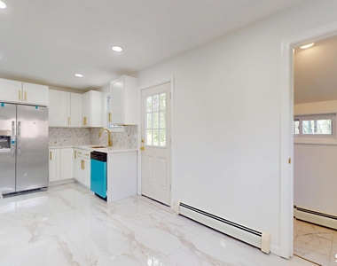 52 Glen Haven Road - Photo Thumbnail 10