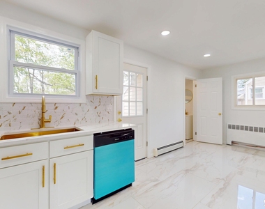 52 Glen Haven Road - Photo Thumbnail 4
