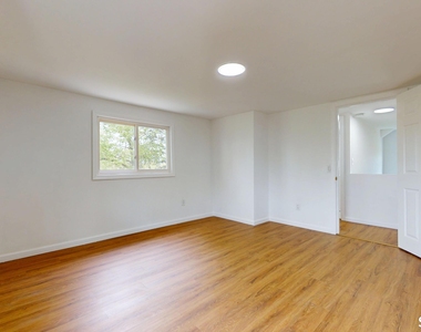 52 Glen Haven Road - Photo Thumbnail 12