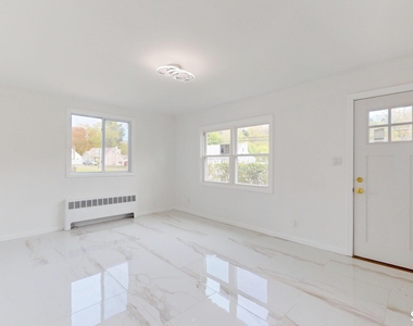 52 Glen Haven Road - Photo Thumbnail 5
