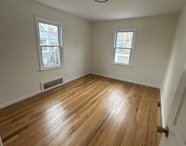 11 Colony Street - Photo Thumbnail 9