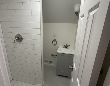 11 Colony Street - Photo Thumbnail 13