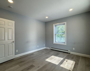 40 Clarks Hill Avenue - Photo Thumbnail 12