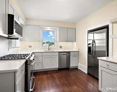 106 Henry Street - Photo Thumbnail 4