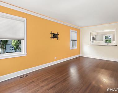 106 Henry Street - Photo Thumbnail 8