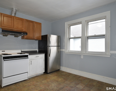 214 Quaker Lane - Photo Thumbnail 4