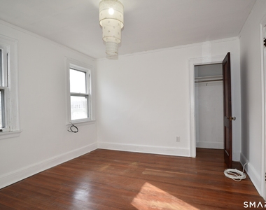 214 Quaker Lane - Photo Thumbnail 14