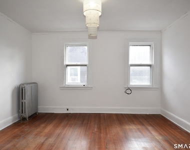 214 Quaker Lane - Photo Thumbnail 12