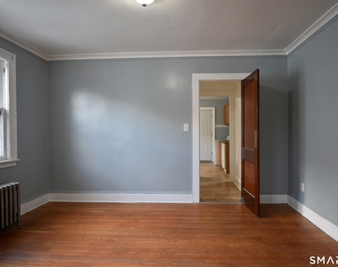 214 Quaker Lane - Photo Thumbnail 7