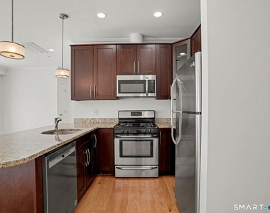 485 Summer Street - Photo Thumbnail 7