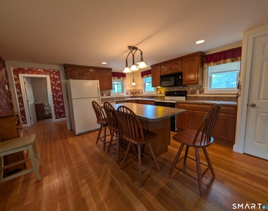 10 Shore Road - Photo Thumbnail 3