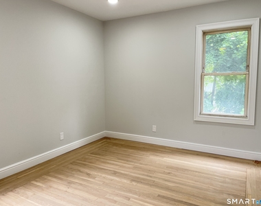82 Howard Avenue - Photo Thumbnail 7