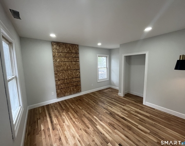 82 Howard Avenue - Photo Thumbnail 2