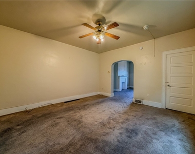 438 Glenwood Dr - Photo Thumbnail 12