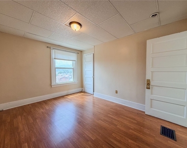 438 Glenwood Dr - Photo Thumbnail 20