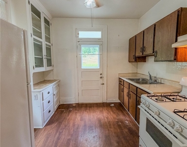 438 Glenwood Dr - Photo Thumbnail 18