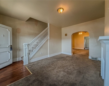 438 Glenwood Dr - Photo Thumbnail 4