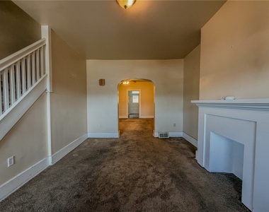 438 Glenwood Dr - Photo Thumbnail 9