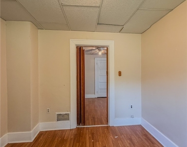 438 Glenwood Dr - Photo Thumbnail 32