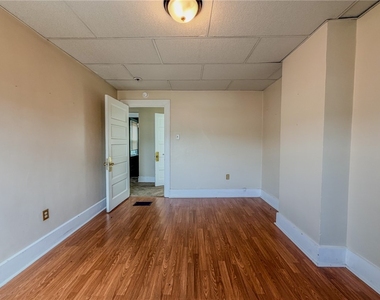 438 Glenwood Dr - Photo Thumbnail 24