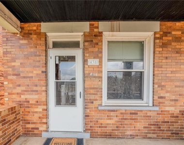 438 Glenwood Dr - Photo Thumbnail 2