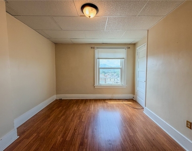 438 Glenwood Dr - Photo Thumbnail 23