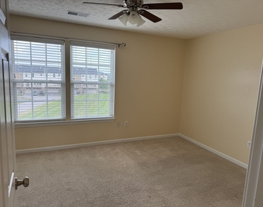 302 Fairgate Drive - Photo Thumbnail 16
