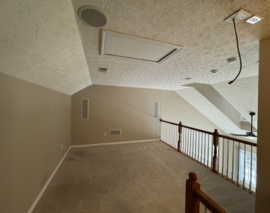 302 Fairgate Drive - Photo Thumbnail 11